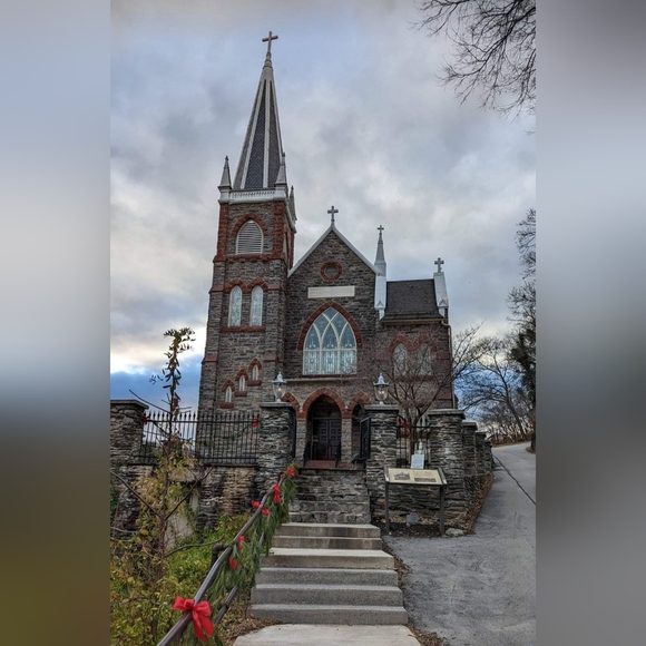 Meet your Posher, Christie - Picture 2 of 11